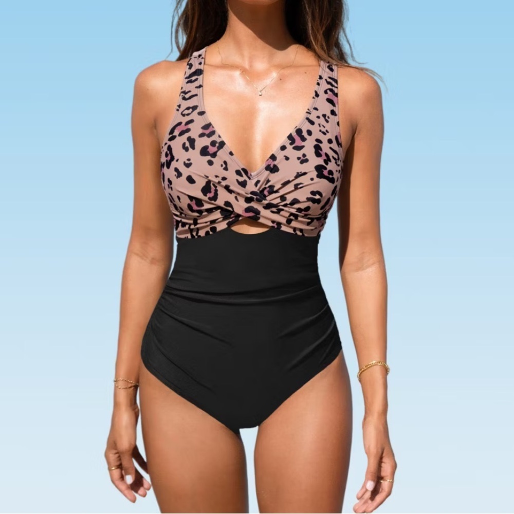 Cupshe Women's Back Tie Crisscross One-Piece Swimsuit Size Small S New NWT